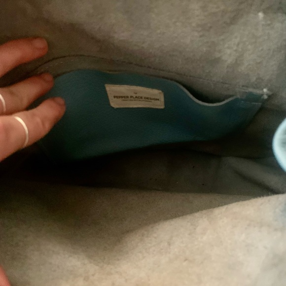 💔SOLD 💔Leather Circumference Bag - Picture 4 of 5